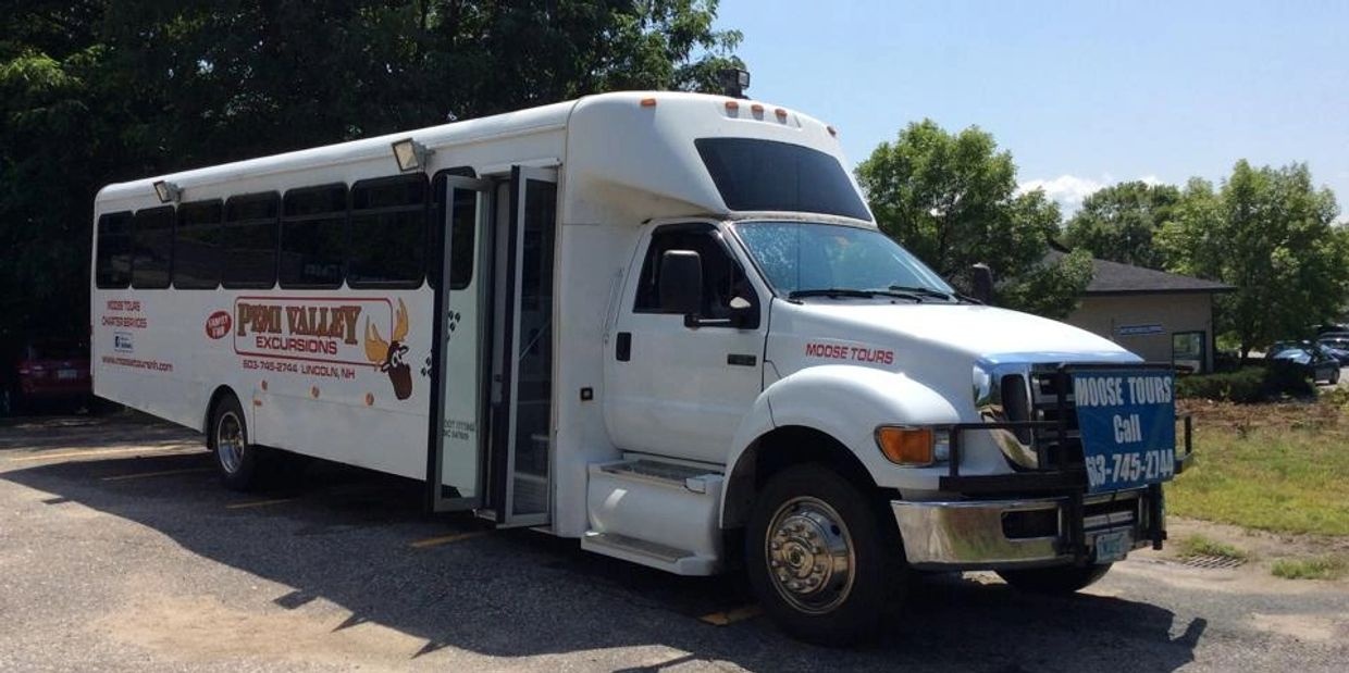 Pemi Valley Moose Tour Bus - Seven Birches Winery Moose Tour Meetup